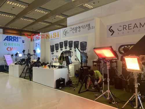 그린촬영시스템, KOBA 2024 닛시 ARRI 크림소스 이이미지 등 전시 그린촬영시스템, KOBA 2024 닛시 ARRI 크림소스 이이미지 등 전시 - 사진 1